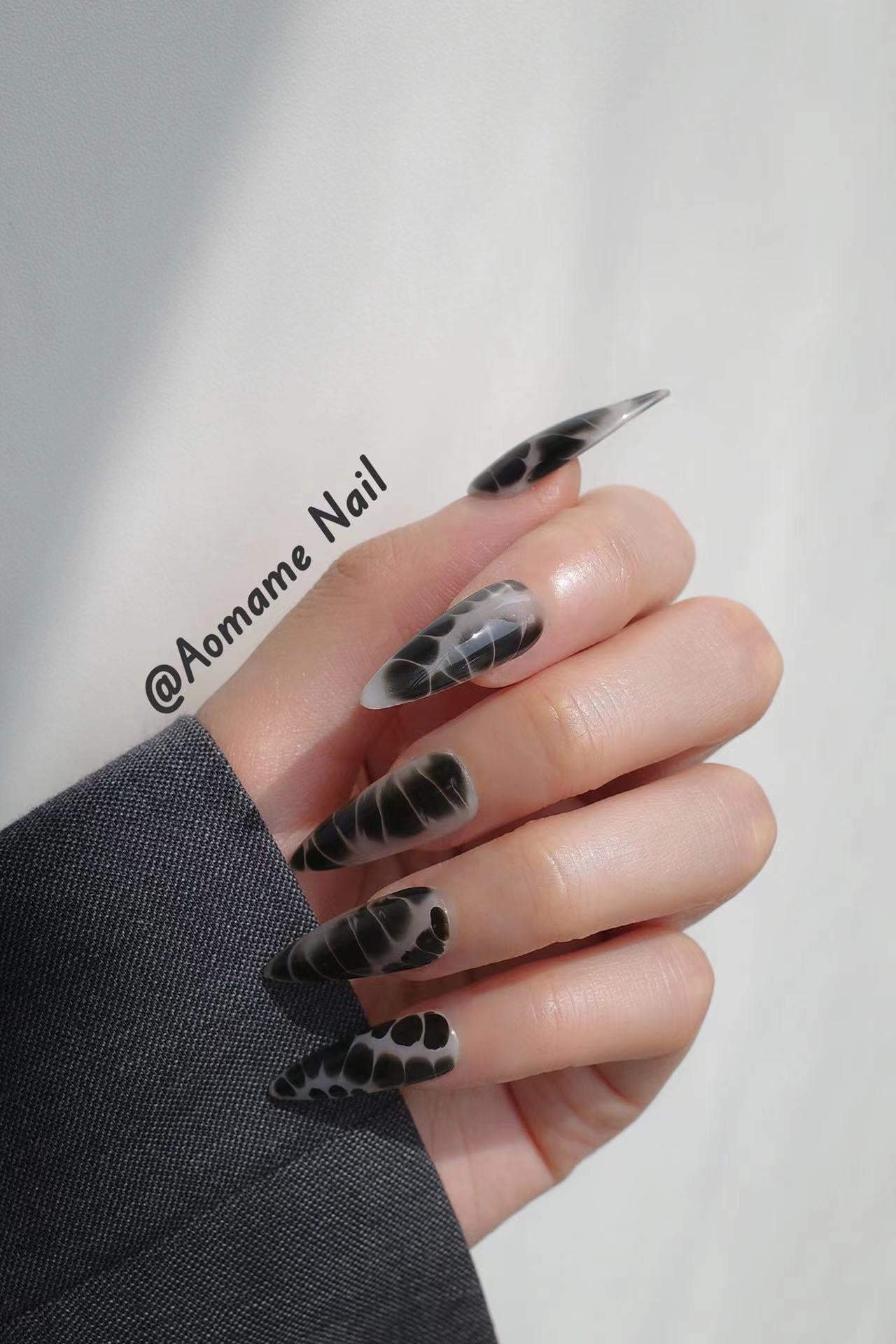 MIDNIGHT MEDUSA-PRESS-ON NAILS