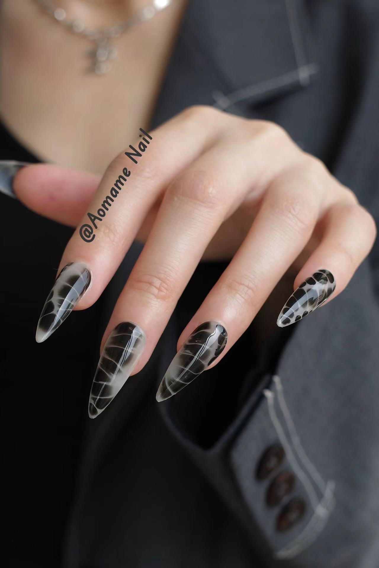 MIDNIGHT MEDUSA-PRESS-ON NAILS